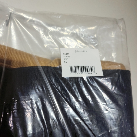 New Parish LA 'Stevie' Poncho - Picture 7 of 8